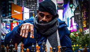 El joven nigeriano que rompió récord de 60 horas en la maratón más larga de ajedrez de Estados Unidos