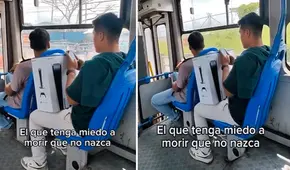 Peruano sorprende al viajar en bus público con su PlayStation 5 y le dicen: “No le quedó para el Uber”