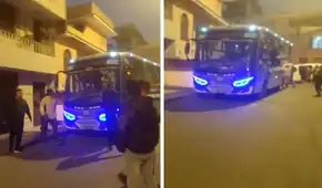 Bus que circulaba por una calle atropella y mata a adulta mayor: vecinos intentaron golpear al chofer Bus que circulaba por una calle atropella y mata a adulta mayor: vecinos intentaron golpear al chofer