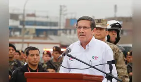 Exministro Chávez Cresta utilizaría vehículo del MININTER, pese a que este no le fue oficialmente asignado