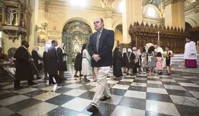 Ciudadanos ya firman para revocar a López Aliaga y decenas de autoridades