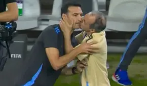 Scaloni se refirió al polémico beso del utilero: "No lo consentí"