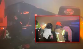 Múltiple choque en la variante Pasamayo deja 2 fallecidos por colisión de buses de turismo y un auto