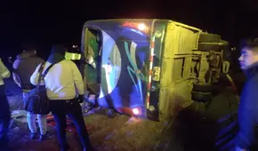 Accidente en Carretera Central deja un muerto y al menos 13 heridos tras despiste de bus que trasladaba a banda musical