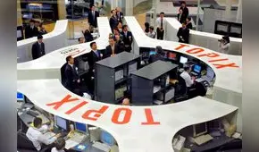 Lunes en rojo: bolsa japonesa sufre la peor caída desde 1987 y otros mercados con importantes bajas