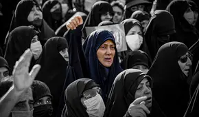 Talibanes prohíben el sonido de la voz de las mujeres en público y obligan el uso del hiyab en Afganistán