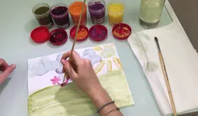 ¿Sabías que puedes crear colores naturales solo usando alimentos? Te explicamos cómo hacerlo