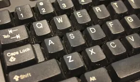 El teclado de tu computadora puede tener 400 veces más bacterias que el asiento de un inodoro, según estudio