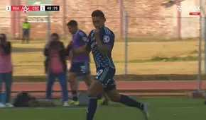 'Canchita' Gonzáles anotó su primer gol con Sporting Cristal, celebró besando el escudo, pero VAR se lo anuló por offside