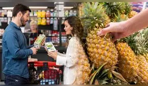 ¿El nuevo Tinder?: la nueva tendencia en Perú de buscar pareja en supermercados con una piña al revés