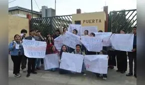 Cuestionan proyecto que busca restringir labor de politólogos