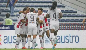 LDU derrotó a Emelec y sigue en la lucha por ganar la segunda fase de la LigaPro de Ecuador