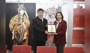 Instituto Confucio de la Universidad Ricardo Palma: Una puerta hacia el dominio y aprendizaje del chino mandarín en el Perú Instituto Confucio de la Universidad Ricardo Palma: Una puerta hacia el dominio y aprendizaje del chino mandarín en el Perú
