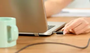 ¿Es bueno que tu laptop esté conectada todo el tiempo? Esto podría pasarle a su batería