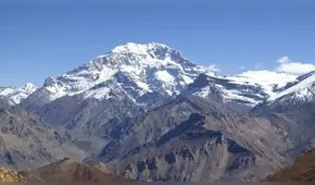 El desierto frío de Sudamérica que conecta 4 países y posee la montaña más alta del mundo después del Himalaya