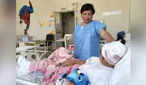 Los médicos que sanan a los niños quemados