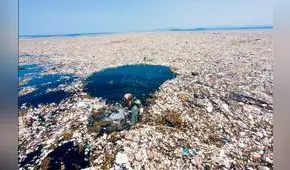 Frente al mar de Perú y Chile se ubica la isla de plástico más grande y difícil de descomponer