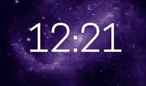 Ver la hora espejo 12:21 en el reloj, ¿cuál es su significado?