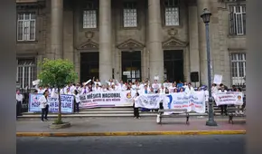 CMP realiza marcha nacional contra ley que autoriza actos médicos a odontólogos