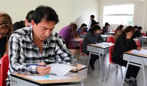Comisión del Congreso aprueba nombrar a docentes que no alcanzaron plazas en concurso