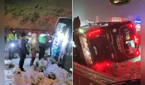 Bus de empresa CIVA lleno de pasajeros se vuelca en Ticlio por fuerte nevada: reportan al menos 11 heridos Bus de empresa CIVA lleno de pasajeros se vuelca en Ticlio por fuerte nevada: reportan al menos 11 heridos