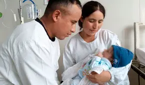 Recién nacido sobrevive 45 minutos con el corazón detenido y abierto tras compleja cirugía en Breña