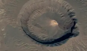 La inquietante mancha oscura en el desierto del Sahara que desconcierta vista desde el espacio