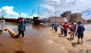 Desbordes dejan sin agua a Puno y en Juliaca crecida de río convierte urbanización en laguna