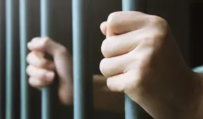 De surfista a prisionero: el misterioso caso de un estadounidense detenido en Venezuela luego de pasar por Colombia