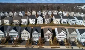 Caen los precios inmobiliarios en Nueva York: descubre las zonas más afectadas en 2025