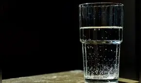 Así se puede eliminar microplásticos y nanoplásticos del agua antes de beberla, según científicos chinos