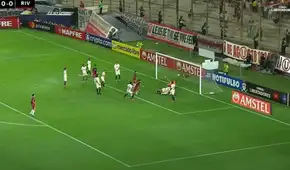 Universitario falló en la pelota parada: Paulo Díaz silenció el Monumental y puso el 1-0 para River Plate
