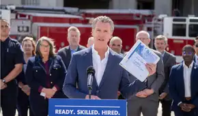 Gavin Newsom y su buena noticia para egresados que buscan empleo en California con "pasaportes profesionales" Gavin Newsom y su buena noticia para egresados que buscan empleo en California con "pasaportes profesionales"
