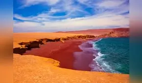 Esta es la única playa roja de Sudamérica que nació de erupciones volcánicas milenarias: se ubica en concurrida zona turística de Perú