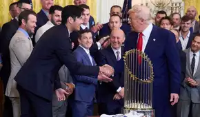 Campeones mundiales en la Casa Blanca: Los Angeles Dodgers recibieron reconocimiento presidencial. Campeones mundiales en la Casa Blanca: Los Angeles Dodgers recibieron reconocimiento presidencial.