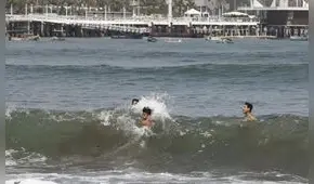 Bandera roja por oleajes anómalos: reabren Agua Dulce, Herradura y otras dos playas en Chorrillos