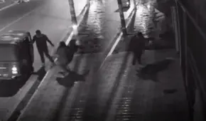 Policía golpea violentamente a su expareja embarazada frente a su hija en la vía pública de Andahuaylas