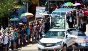 Fuerte sol, lluvia y 10 horas de espera: la inolvidable llegada del papa Francisco a Puerto Maldonado Fuerte sol, lluvia y 10 horas de espera: la inolvidable llegada del papa Francisco a Puerto Maldonado