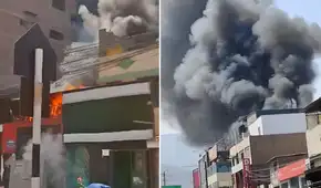 Incendio de gran magnitud en San Juan de Lurigancho consume un taller y deja un herido: bomberos atienden la emergencia Incendio de gran magnitud en San Juan de Lurigancho consume un taller y deja un herido: bomberos atienden la emergencia
