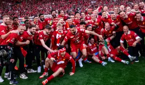 Liverpool se coronó campeón de la Premier League tras golear al Tottenham