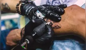 Inmigrantes buscan borrarse tatuajes considerados 'sospechosos' por la administración Trump: ¿cómo son?