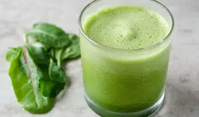 Este batido verde reduce el azúcar en sangre, es fácil de hacer y te da más energía en solo minutos