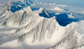 Una cordillera gigante está emergiendo con el derretimiento de la Antártida después de 500 millones de años