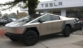 ¿Cuántos años de salario mínimo necesita un trabajador en Florida para comprar un Tesla Cybertruck en 2025?