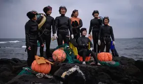 Bucean sin oxígeno y ahora ayudan a la ciencia: la genética única de las 'haenyeo' de Corea del Sur que podría curar enfermedades