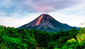 Cuando los volcanes se acercan a entrar en erupción, más verdes se volverán los árboles que lo rodean