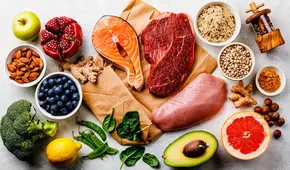 El carbohidrato esencial que no puede faltar en una dieta alta en proteínas, según expertos