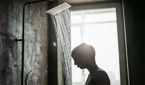 Joven muere electrocutado mientras se bañaba en Honduras: una bomba de agua tenía los cables expuestos