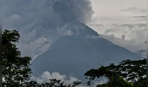 Volcán hace erupción en Guatemala y más de 500 personas son evacuadas: Gobierno cerró carretera y canceló clases