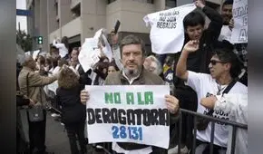 El plantón y una protesta que reúne a cientos de artistas